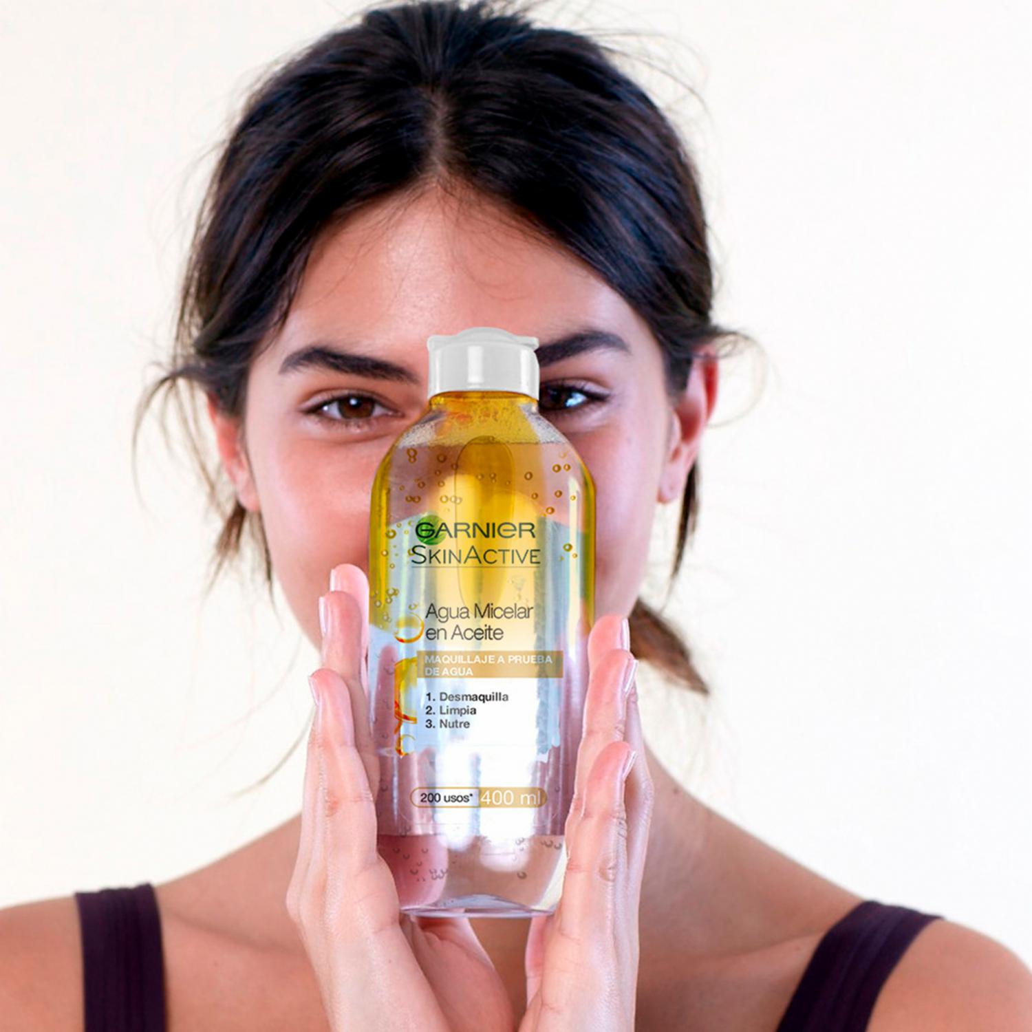 Agua Micelar En Aceite Para Maquillaje A Prueba De Agua GARNIER SKIN ACTIVE 400 Ml