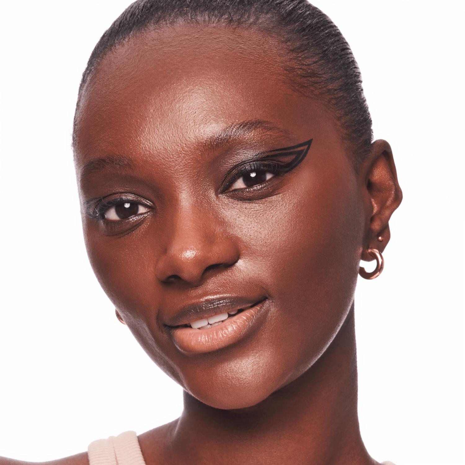 Delineador De Ojos Líquido Calligraph Pro Precise 24H Mate CATRICE 1.2 Ml - Imagen 4