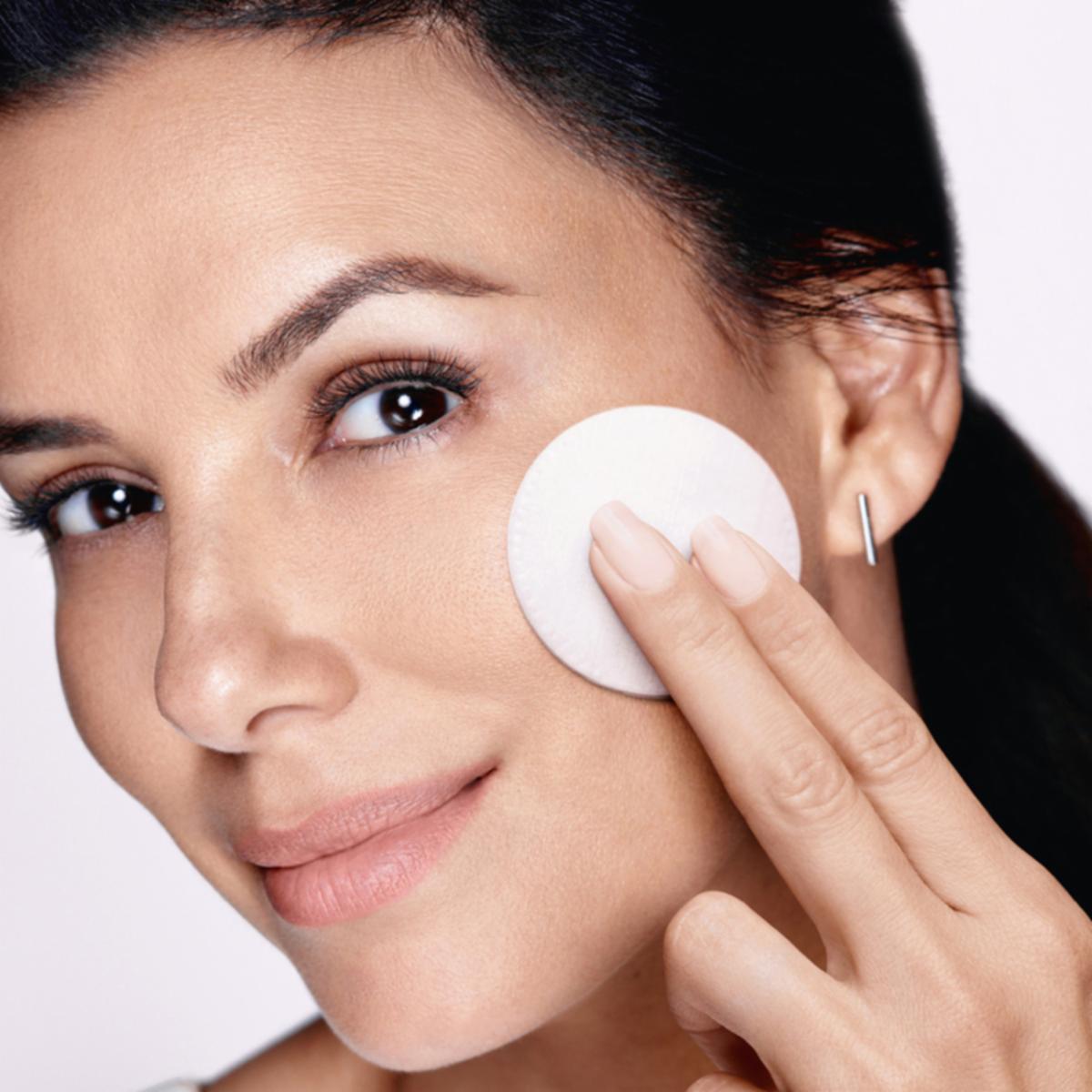 Agua Micelar Hidratante Con Ácido Hialurónico Revitalift L’ORÉAL 200 Ml - Imagen 7